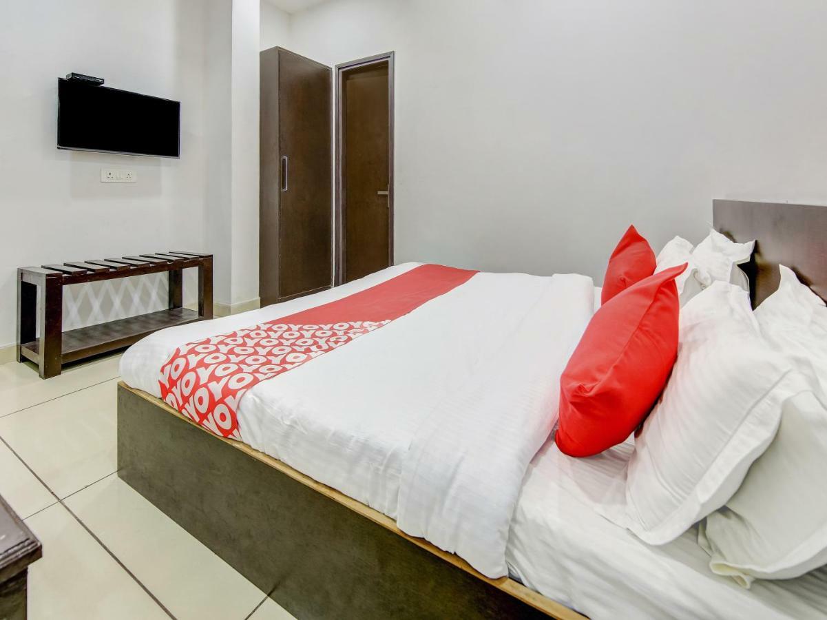 Oyo 27999 Hotel Deep Sirsa Εξωτερικό φωτογραφία