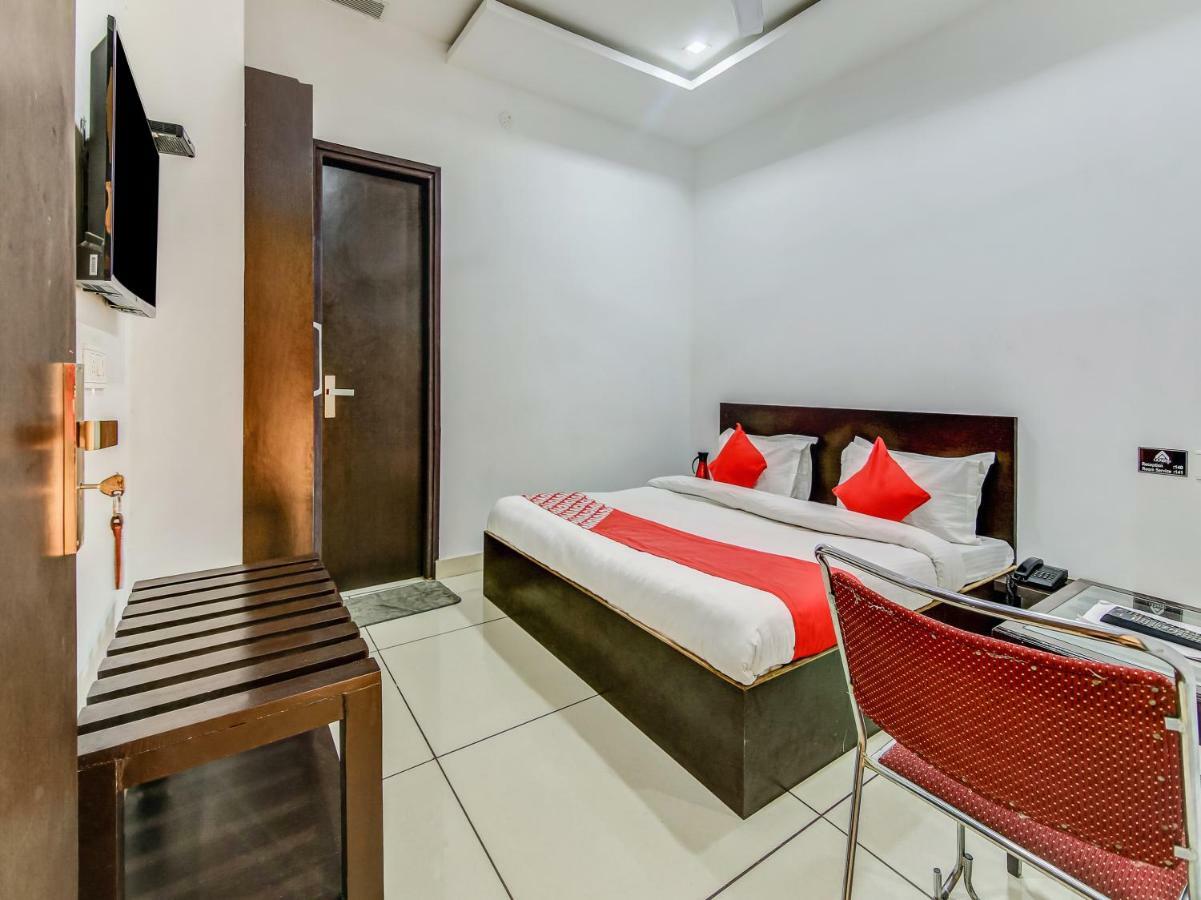Oyo 27999 Hotel Deep Sirsa Εξωτερικό φωτογραφία