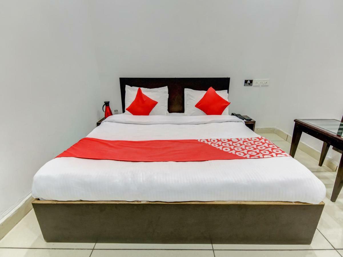 Oyo 27999 Hotel Deep Sirsa Εξωτερικό φωτογραφία