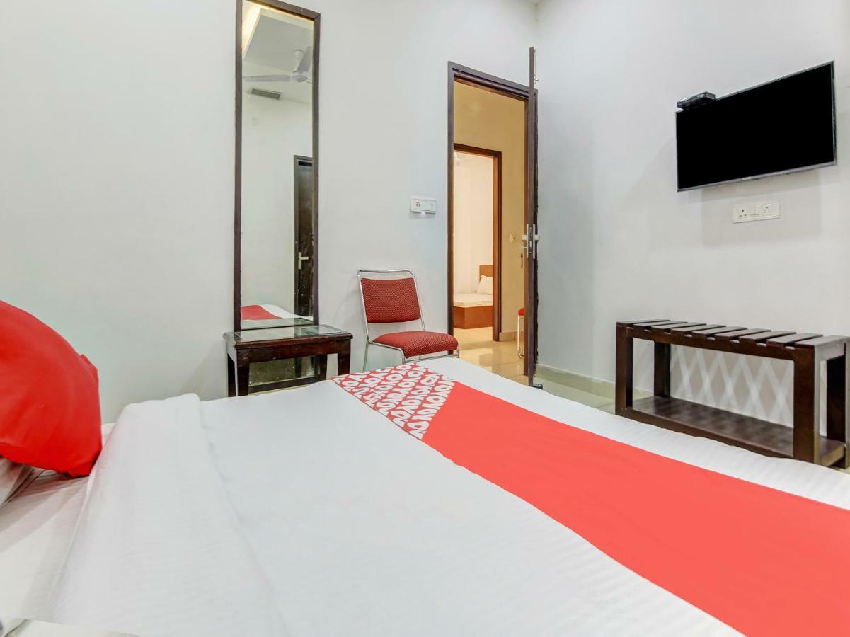 Oyo 27999 Hotel Deep Sirsa Εξωτερικό φωτογραφία