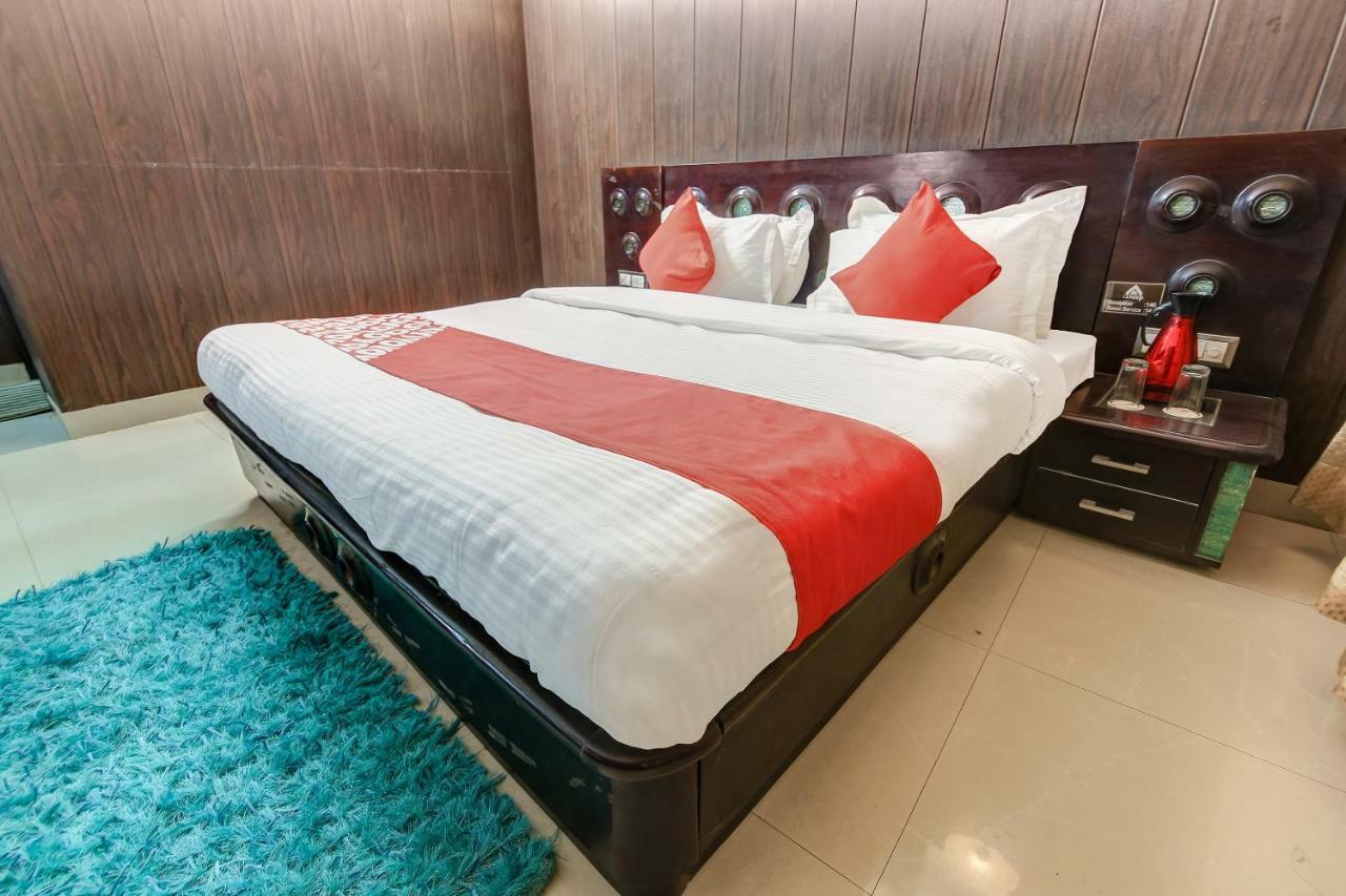 Oyo 27999 Hotel Deep Sirsa Εξωτερικό φωτογραφία