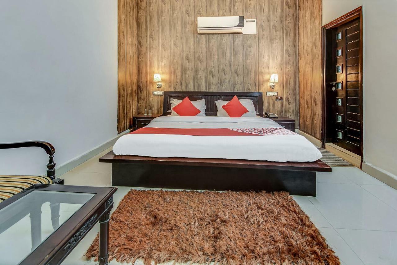 Oyo 27999 Hotel Deep Sirsa Εξωτερικό φωτογραφία