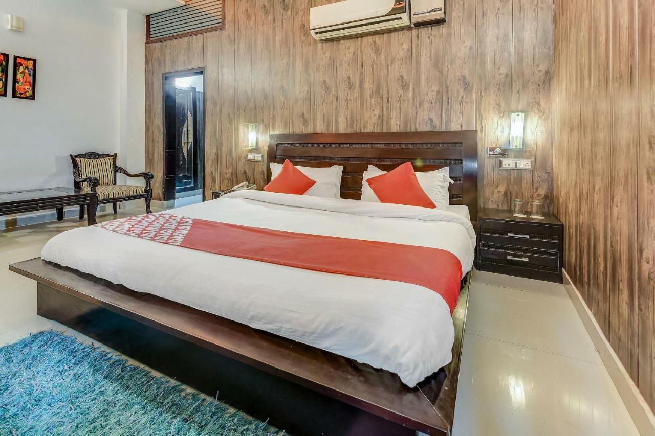 Oyo 27999 Hotel Deep Sirsa Εξωτερικό φωτογραφία