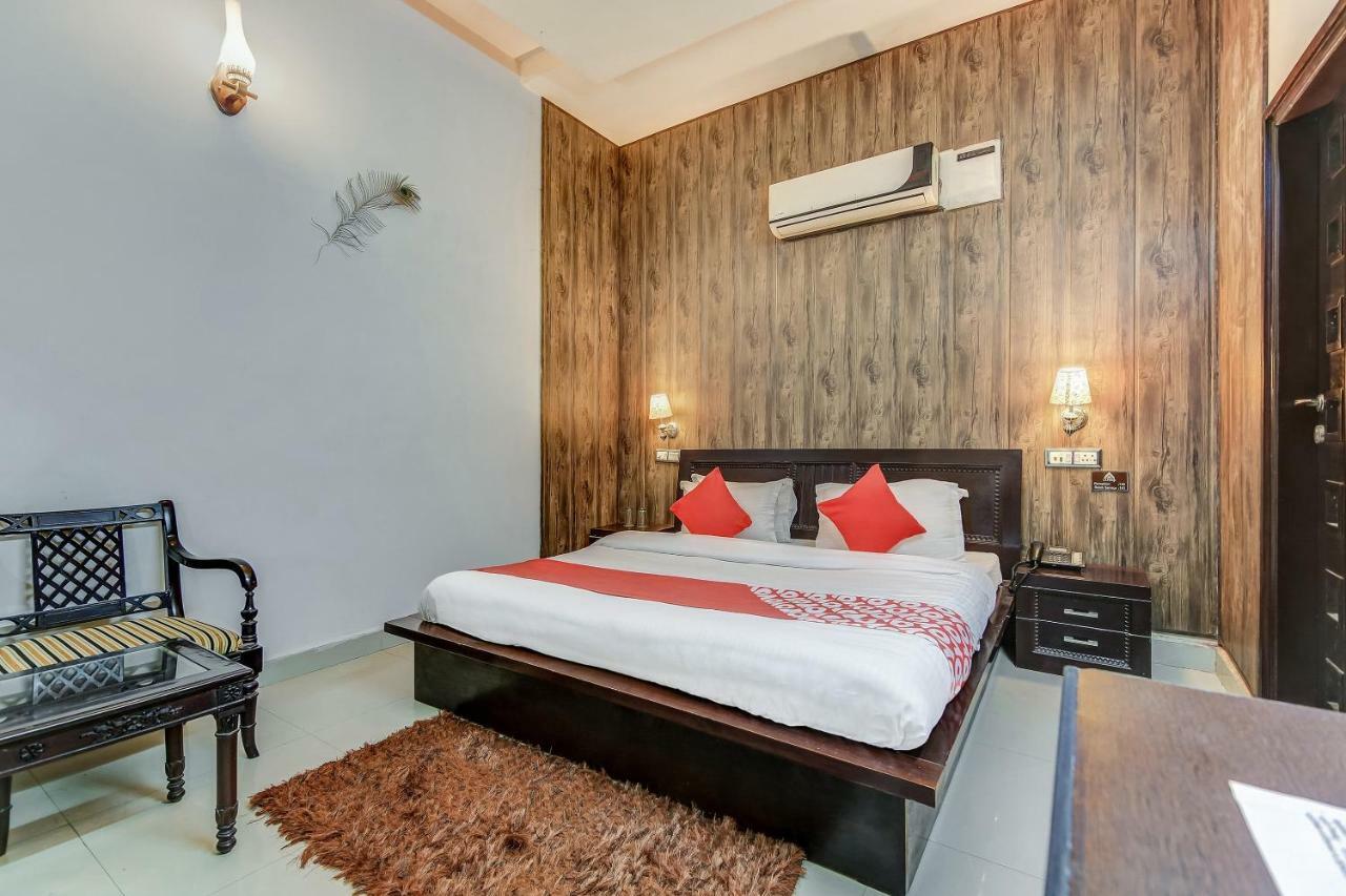 Oyo 27999 Hotel Deep Sirsa Εξωτερικό φωτογραφία